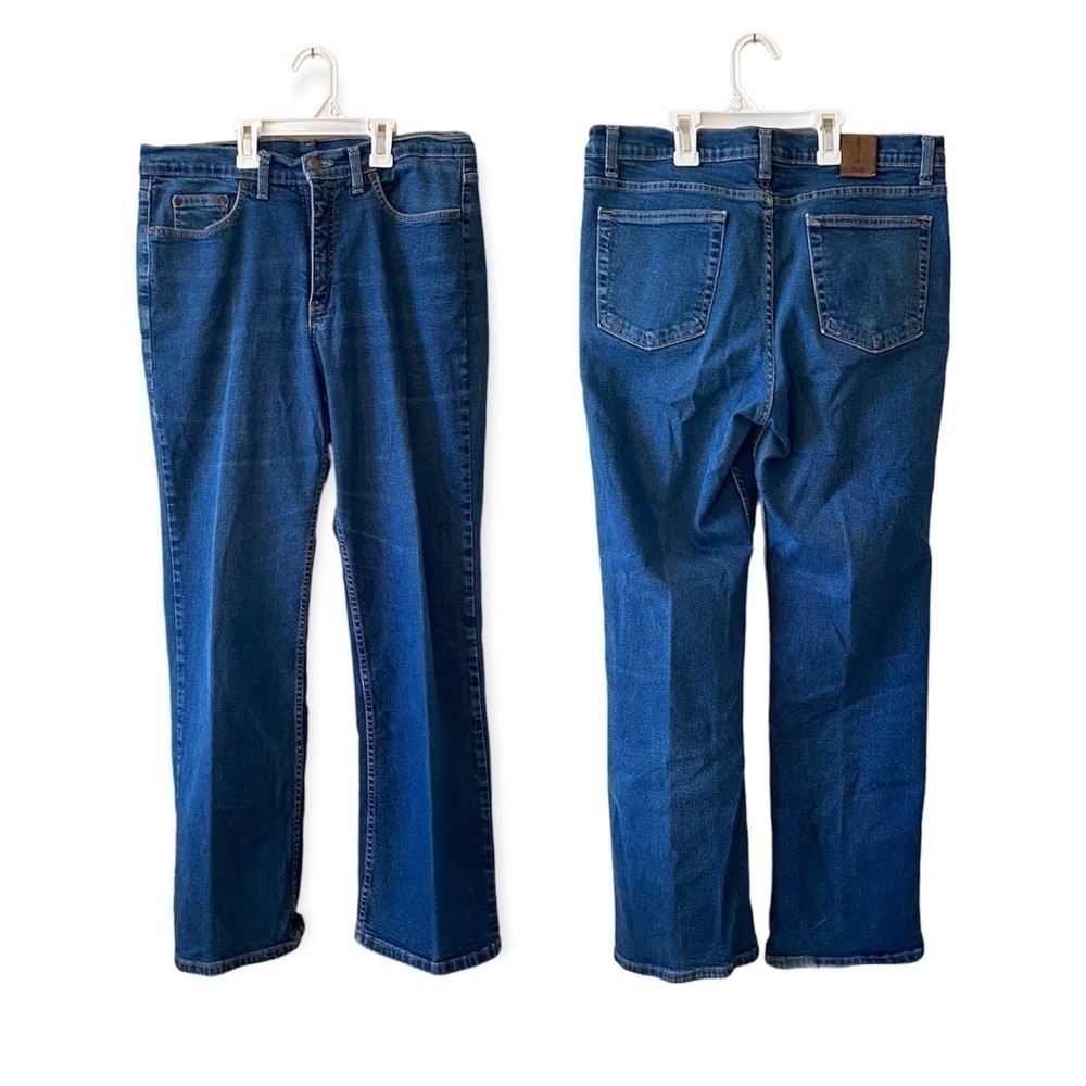 𝅺vintage JESSICA Jeans Size 14. Straight leg with stretch.
